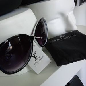 LADIES LOUIS VUITTON SUNGLASSES